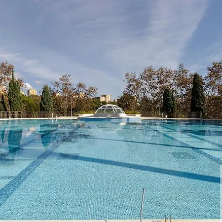 2 Bdr With Heated Pool & Jacuzzi