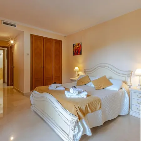 Apartment 2 Bdr With Heated Pool & Jacuzzi Benalmadena
