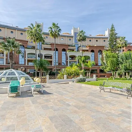 Apartment 2 Bdr With Heated Pool & Jacuzzi *