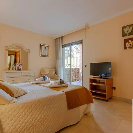2 Bdr With Heated Pool & Jacuzzi Apartamento Benalmádena