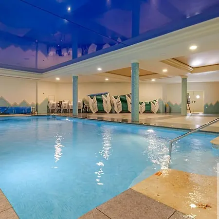 2 Bdr With Heated Pool & Jacuzzi 아파트 *
