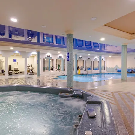 2 Bdr With Heated Pool & Jacuzzi